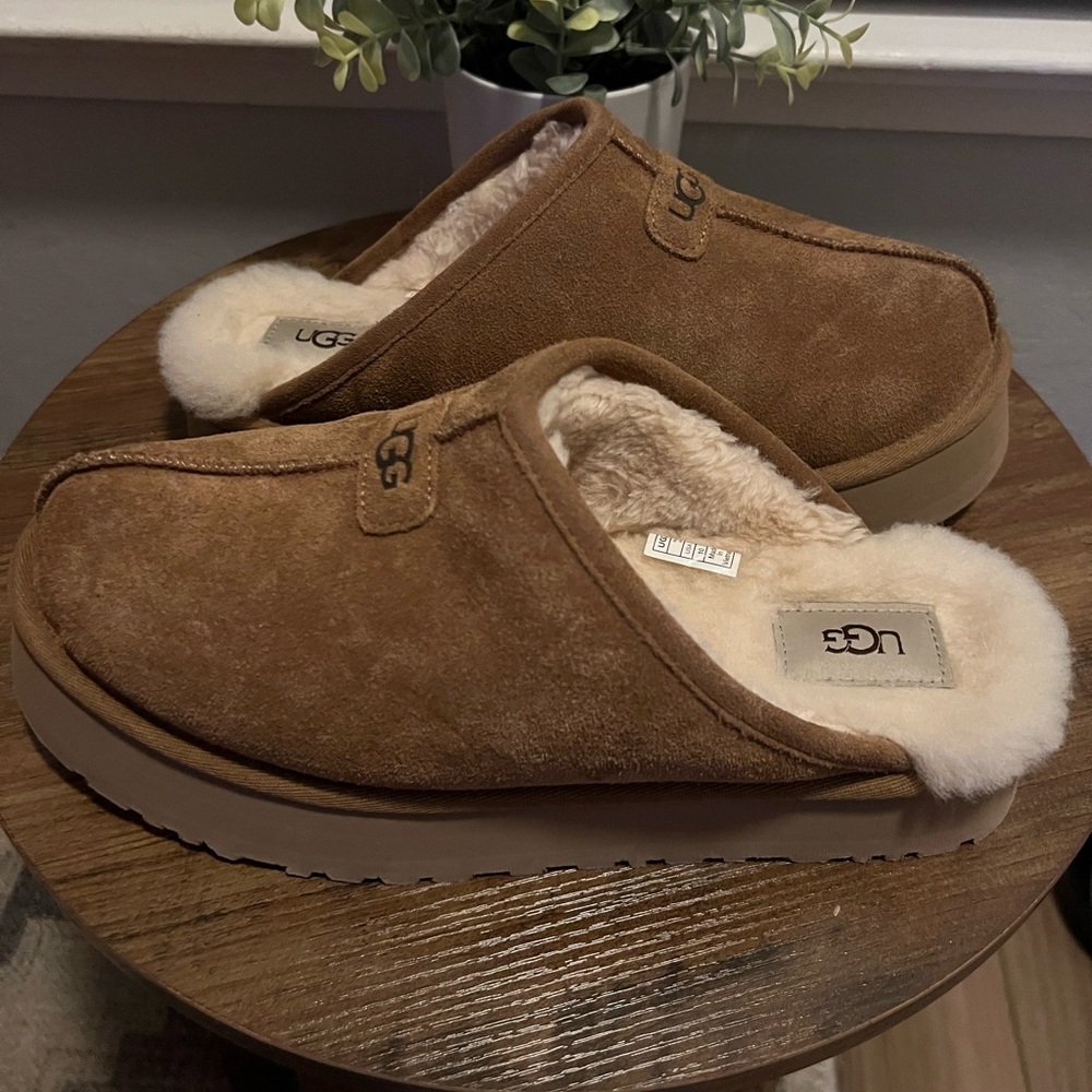 UGG Discoquette Slipper sz 10
